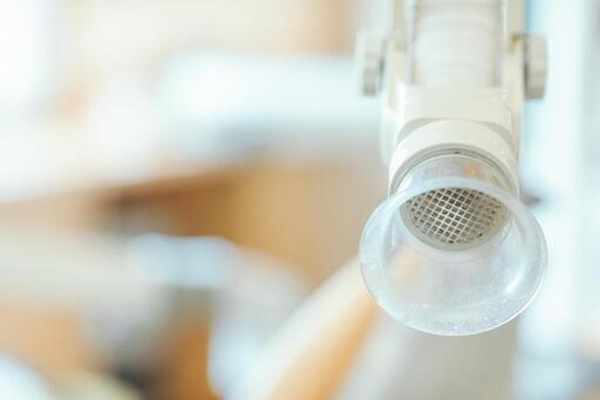 診療時に使用する口腔外バキューム